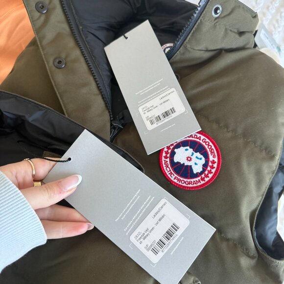 NWT Canada Goose Ladies Freestyle Vest In Military Green Quilted Down Filled - Picture 4 of 9